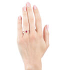 Anello Oro con Rubino Ovale e Diamanti Naturali - immagine 2